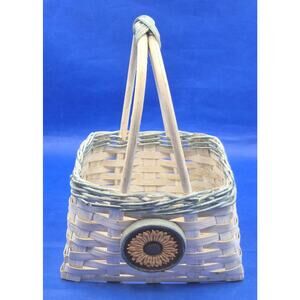 Handcrafted White Wicker Basket Blue Trim Sunflower Medallion 9x6x12 Philippines